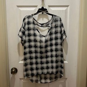 Women’s Black and White Blouse